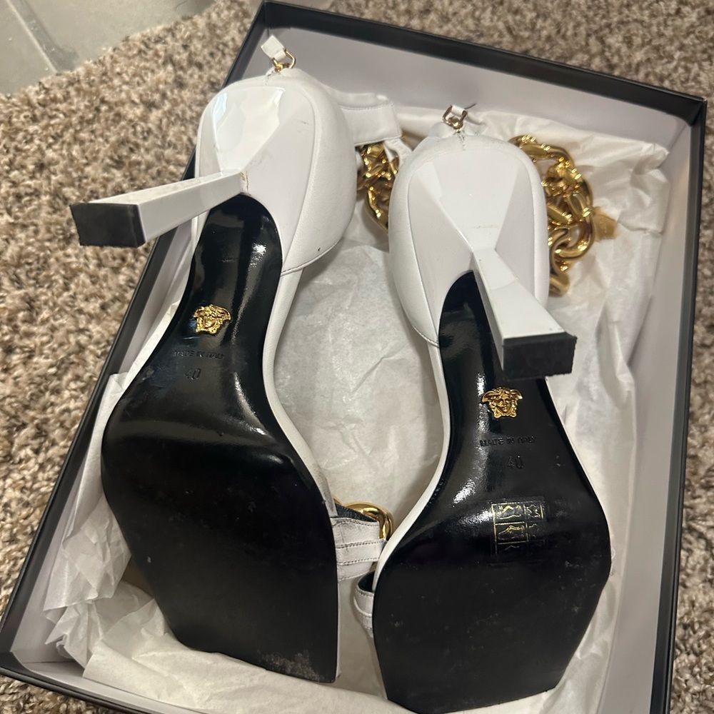 Versace heels size 40 - Picture 5 of 6